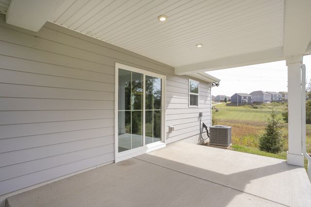 711 Cottage Dr, Columbia, TN 38401