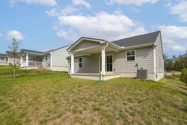 711 Cottage Dr, Columbia, TN 38401