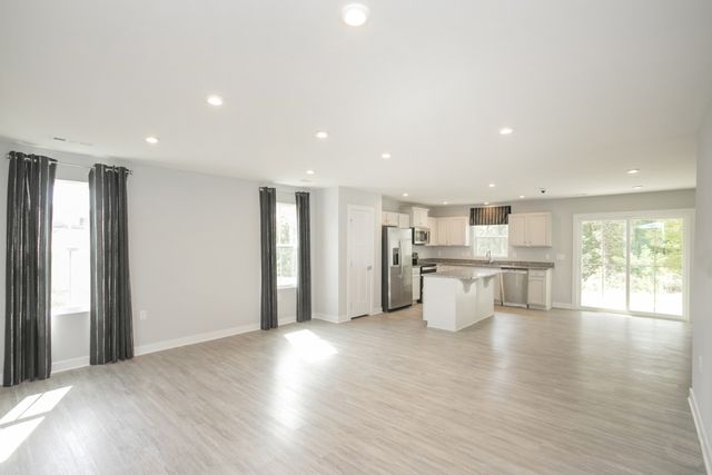 711 Cottage Dr, Columbia, TN 38401