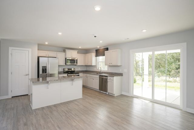 711 Cottage Dr, Columbia, TN 38401