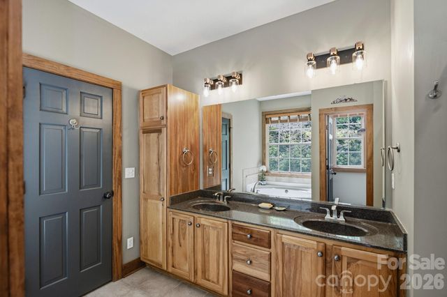 280 Bear River Lodge Trail, Marshall, NC 28753