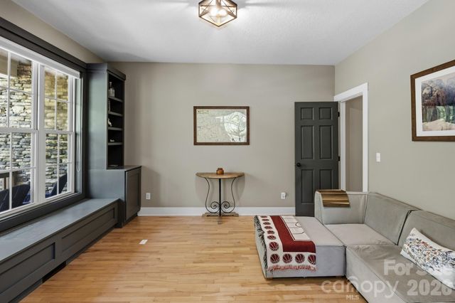 280 Bear River Lodge Trail, Marshall, NC 28753