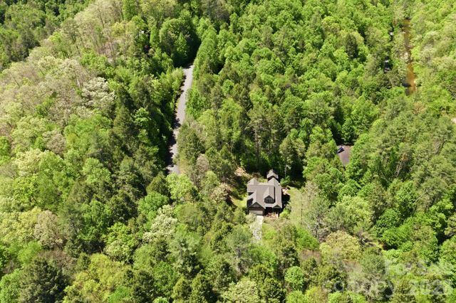 280 Bear River Lodge Trail, Marshall, NC 28753