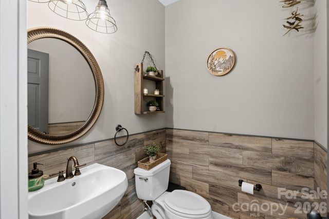 280 Bear River Lodge Trail, Marshall, NC 28753