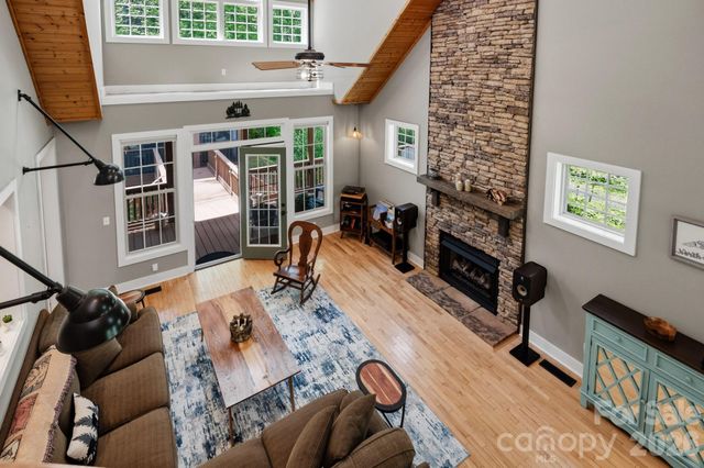 280 Bear River Lodge Trail, Marshall, NC 28753