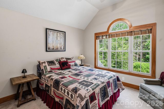 280 Bear River Lodge Trail, Marshall, NC 28753