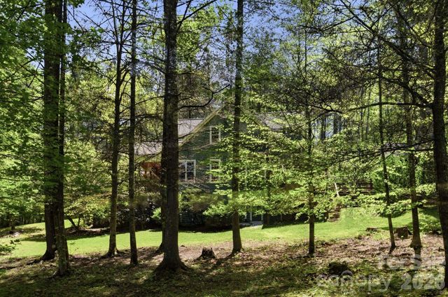 280 Bear River Lodge Trail, Marshall, NC 28753