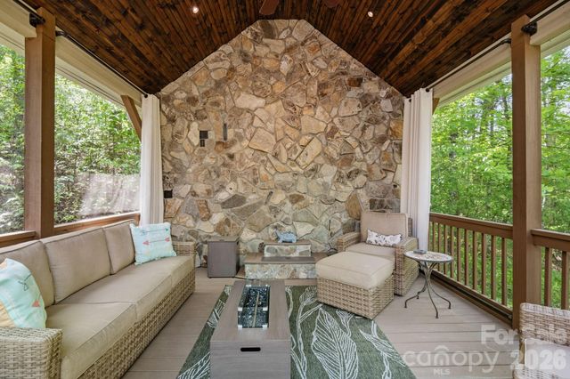 280 Bear River Lodge Trail, Marshall, NC 28753