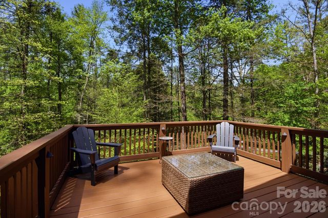 280 Bear River Lodge Trail, Marshall, NC 28753