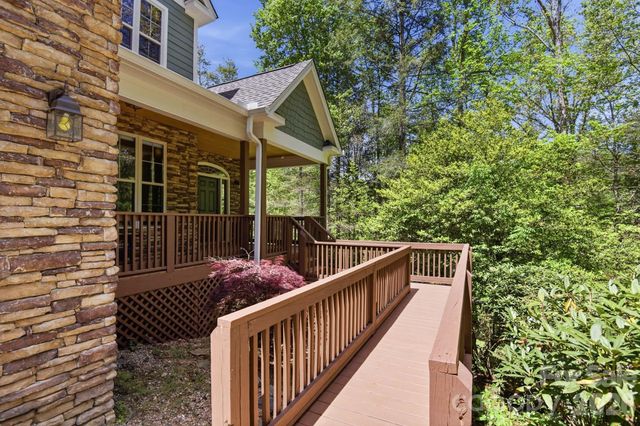 280 Bear River Lodge Trail, Marshall, NC 28753