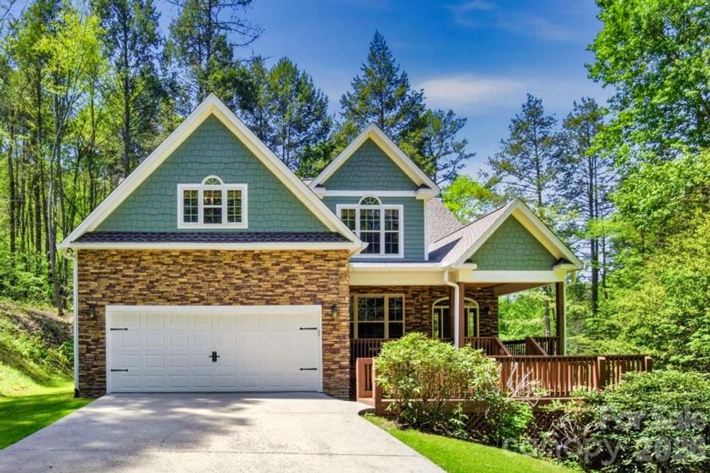 280 Bear River Lodge Trail, Marshall, NC 28753