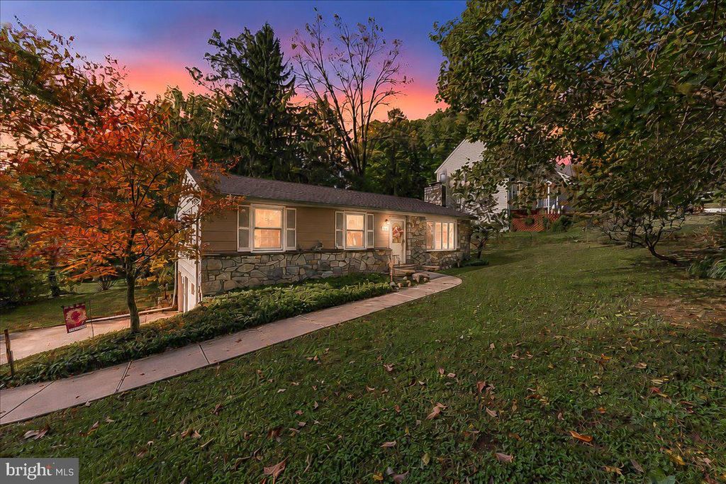 100 W THOMPSON AVE, SPRINGFIELD, PA 19064 — photo 2
