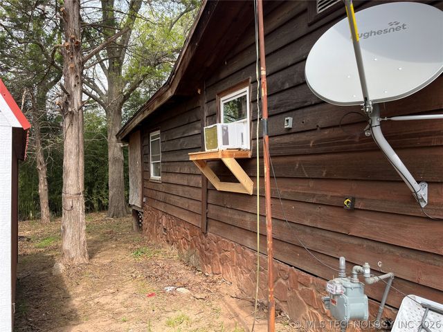1566 Lakeshore Drive, Indianola, OK 74501