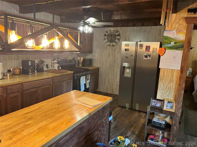 1566 Lakeshore Drive, Indianola, OK 74501