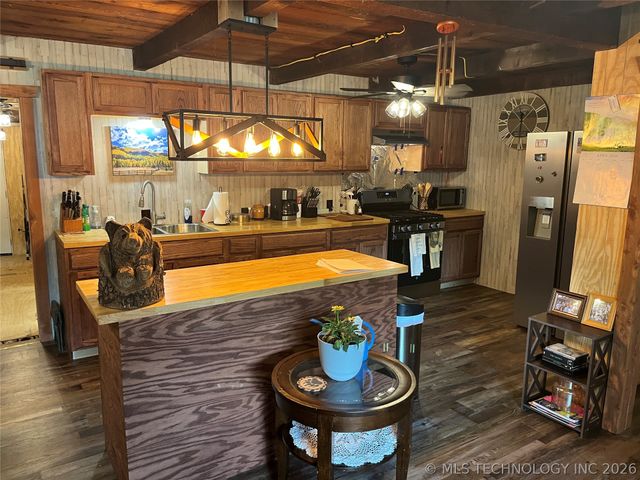 1566 Lakeshore Drive, Indianola, OK 74501