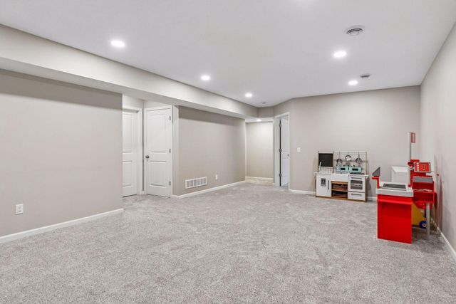 5395 Sundial Lane, Woodbury, MN 55129