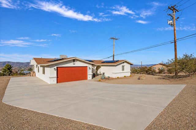 61746 Crest Cir Drive, Joshua Tree, CA 92252