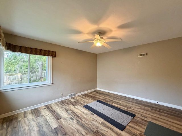 2221 E Ridge Road, Beloit, WI 53511