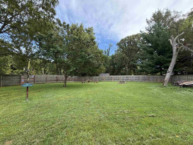 2221 E Ridge Road, Beloit, WI 53511