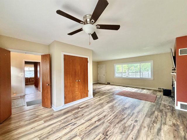 2221 E Ridge Road, Beloit, WI 53511