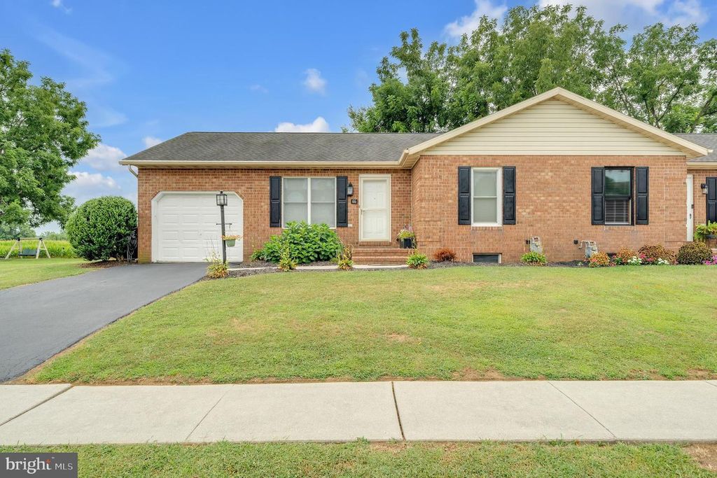 66 SYCAMORE LN, Hanover, PA 17331