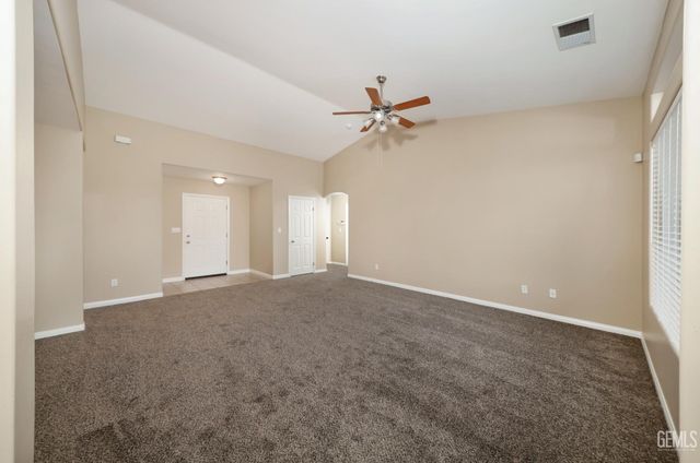 5506 Leeward Point Drive, Bakersfield, CA 93312