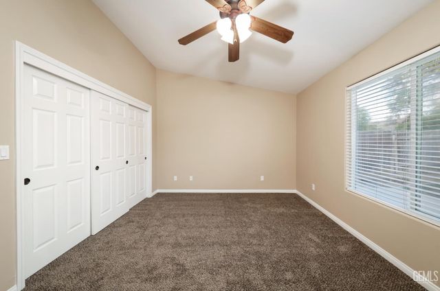 5506 Leeward Point Drive, Bakersfield, CA 93312