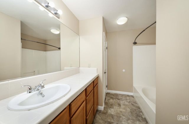 5506 Leeward Point Drive, Bakersfield, CA 93312