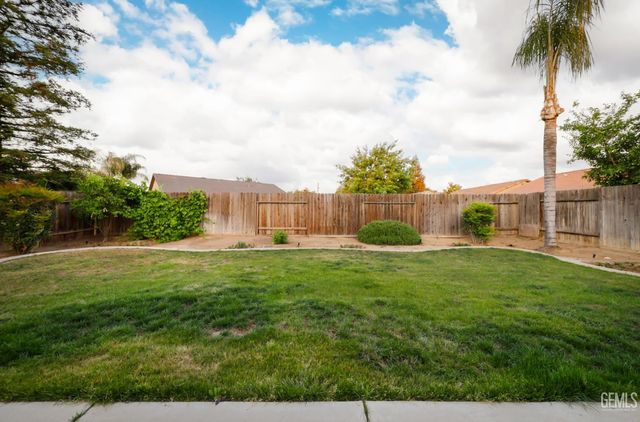 5506 Leeward Point Drive, Bakersfield, CA 93312