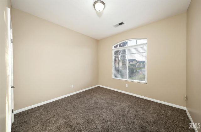 5506 Leeward Point Drive, Bakersfield, CA 93312