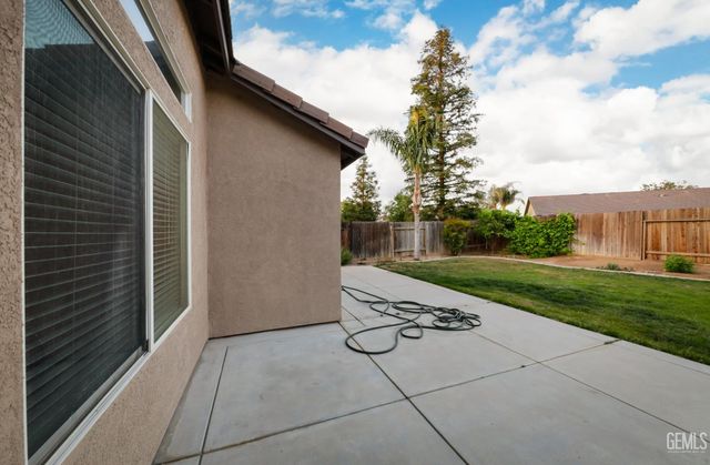 5506 Leeward Point Drive, Bakersfield, CA 93312