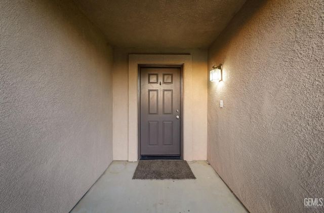 5506 Leeward Point Drive, Bakersfield, CA 93312
