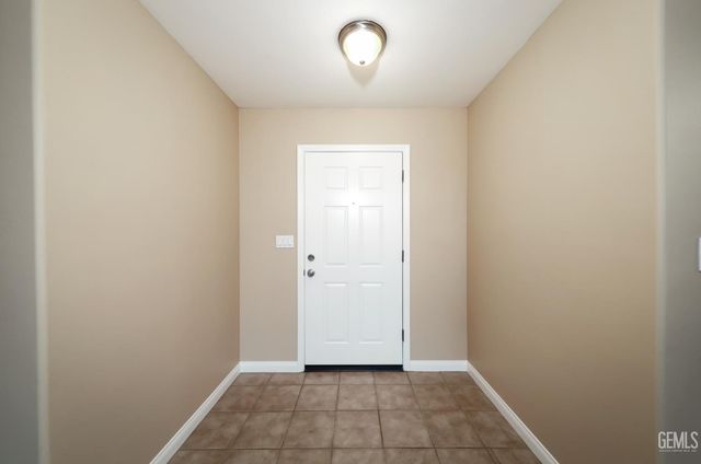 5506 Leeward Point Drive, Bakersfield, CA 93312