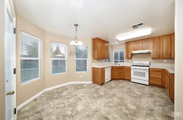 5506 Leeward Point Drive, Bakersfield, CA 93312