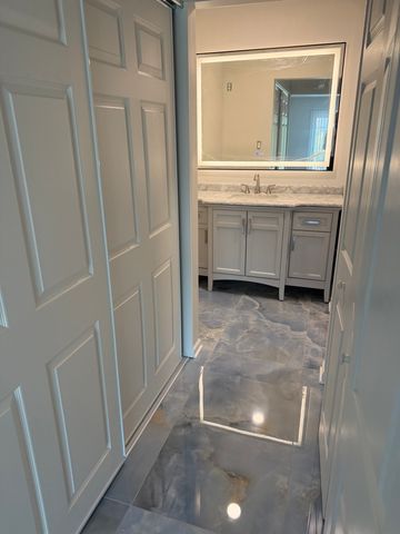 2S727 Williamsburg Court, Oak Brook, IL 60523