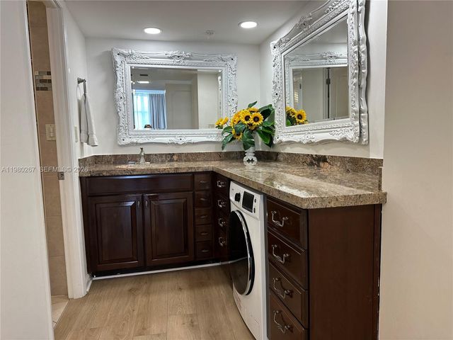 6039 Collins Ave 1136, Miami Beach, FL 33140