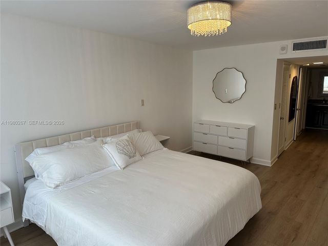 6039 Collins Ave 1136, Miami Beach, FL 33140