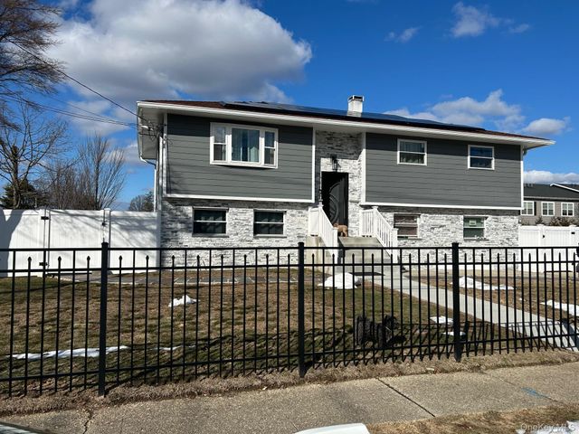 107 Sammis Avenue, Deer Park, NY 11729