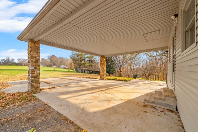 520 Peterson Ln, Clarksville, TN 37040