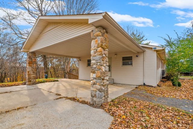 520 Peterson Ln, Clarksville, TN 37040