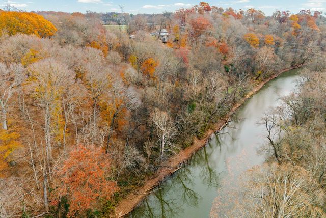 520 Peterson Ln, Clarksville, TN 37040