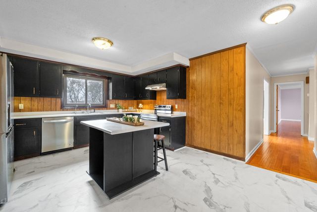 520 Peterson Ln, Clarksville, TN 37040