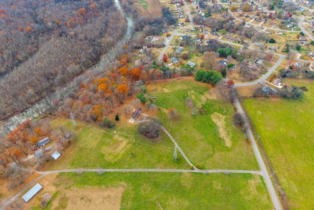 520 Peterson Ln, Clarksville, TN 37040