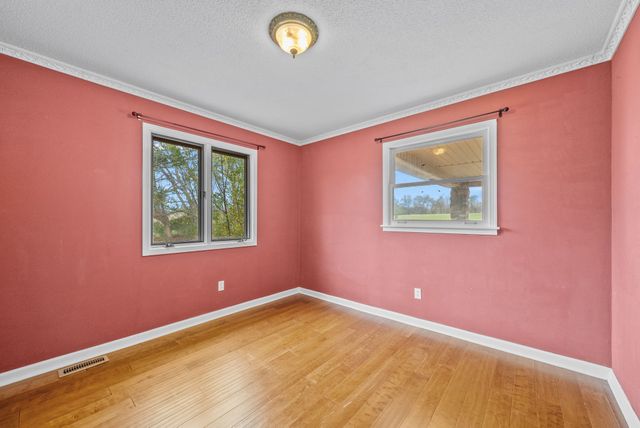 520 Peterson Ln, Clarksville, TN 37040