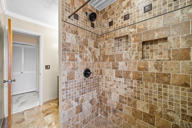 520 Peterson Ln, Clarksville, TN 37040