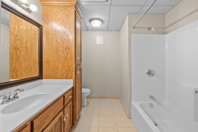 520 Peterson Ln, Clarksville, TN 37040