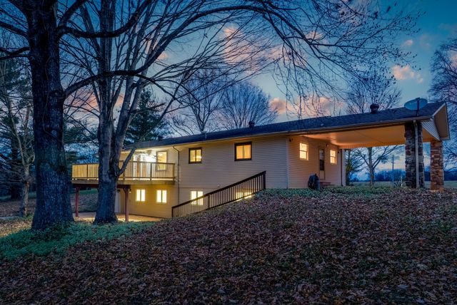 520 Peterson Ln, Clarksville, TN 37040