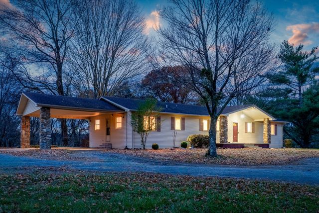 520 Peterson Ln, Clarksville, TN 37040