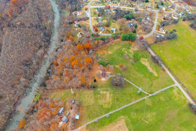 520 Peterson Ln, Clarksville, TN 37040