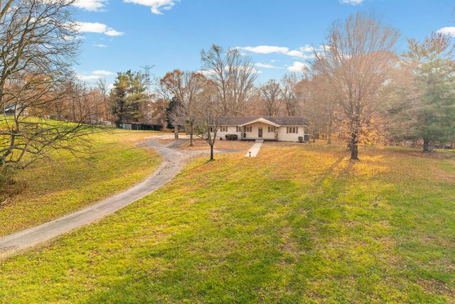 520 Peterson Ln, Clarksville, TN 37040